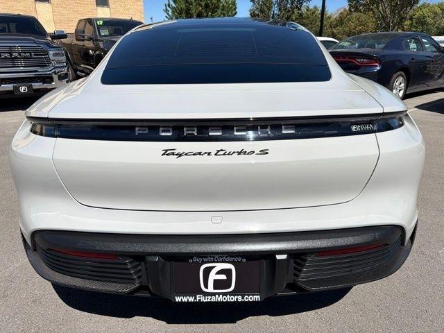Porsche Taycan  2021