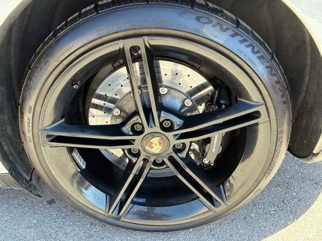 Porsche Taycan  2021