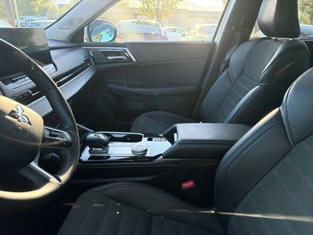 Mitsubishi Outlander  2025