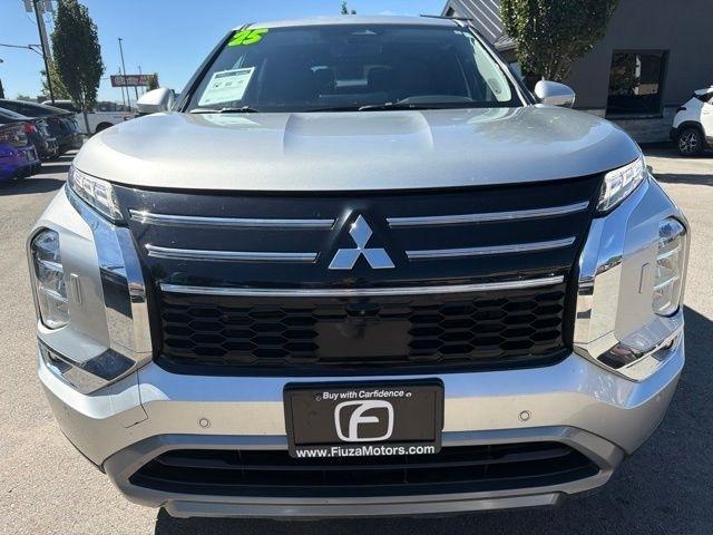 Mitsubishi Outlander  2025