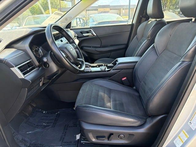 Mitsubishi Outlander  2025