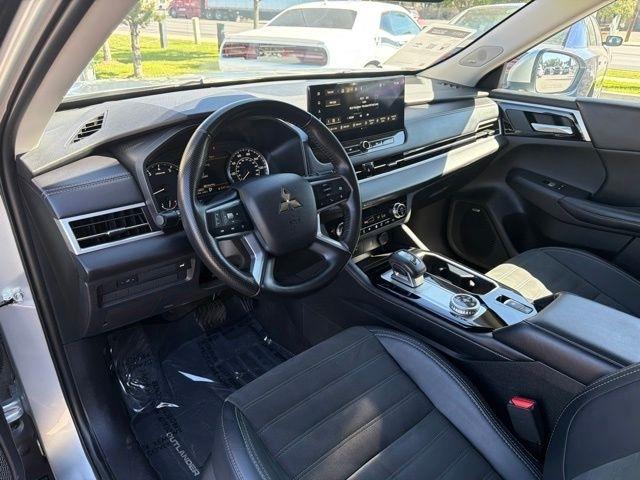 Mitsubishi Outlander  2025