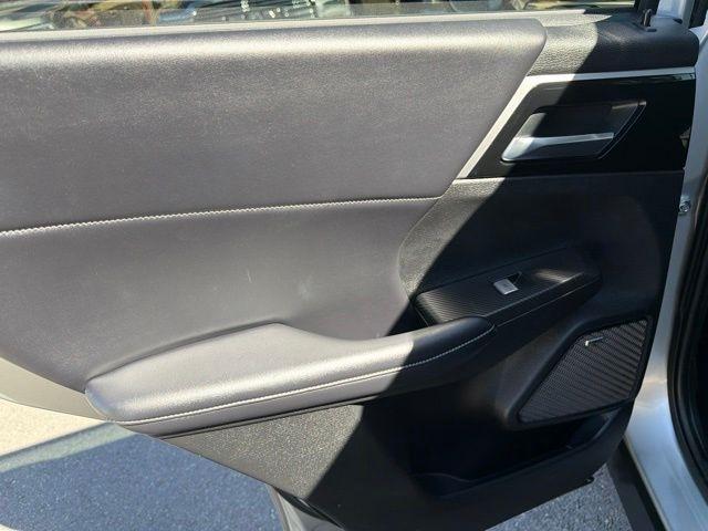 Mitsubishi Outlander  2025