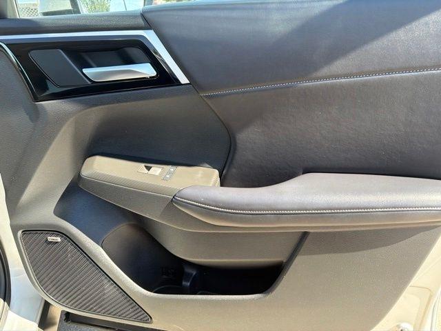 Mitsubishi Outlander  2025
