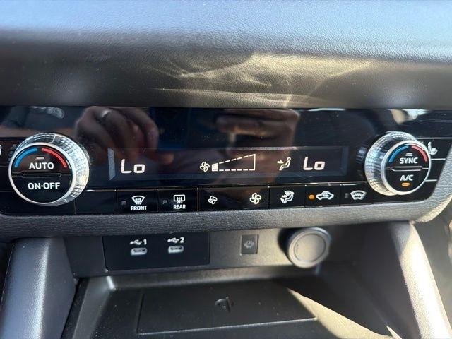 Mitsubishi Outlander  2025