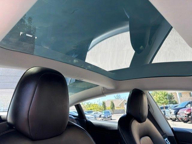 Tesla Model 3  2018