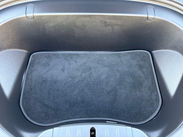 Tesla Model 3  2018
