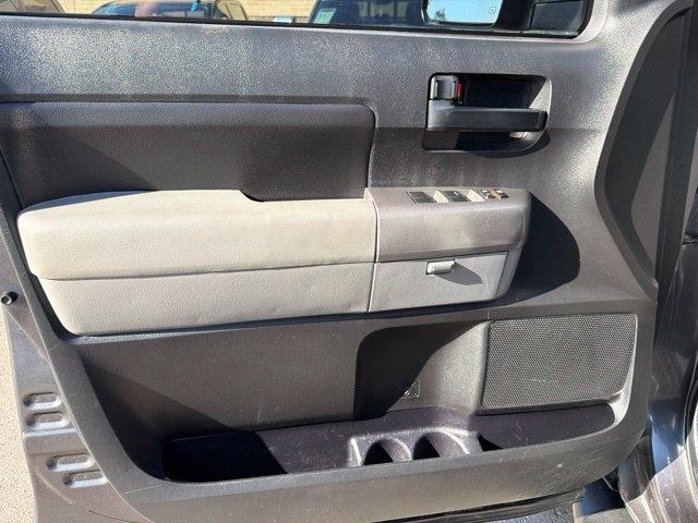Toyota Tundra 4WD Truck  2013
