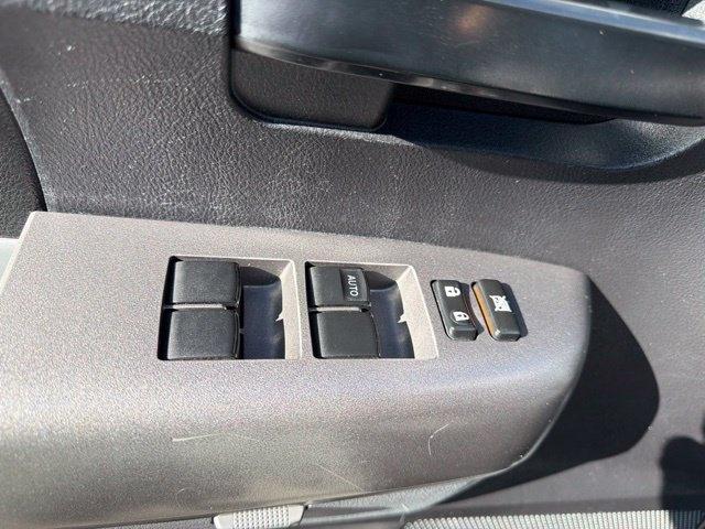 Toyota Tundra 4WD Truck  2013