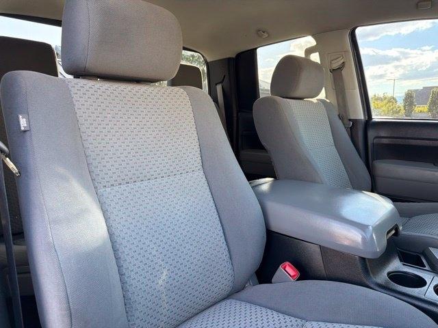 Toyota Tundra 4WD Truck  2013