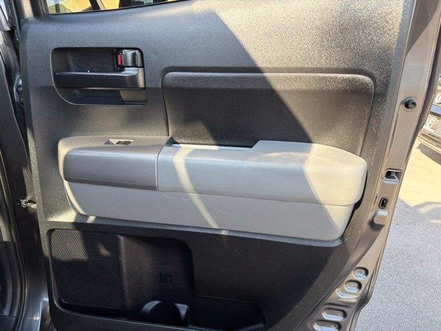 Toyota Tundra 4WD Truck  2013