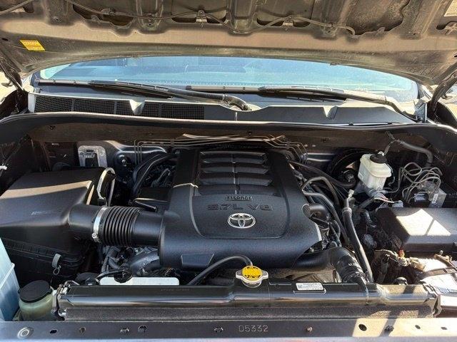 Toyota Tundra 4WD Truck  2013