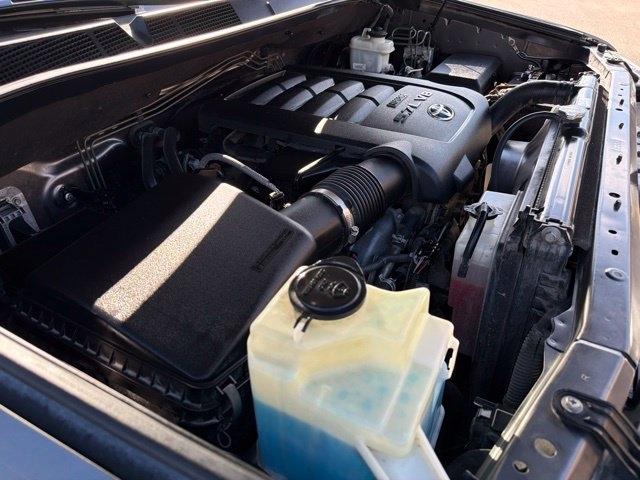 Toyota Tundra 4WD Truck  2013