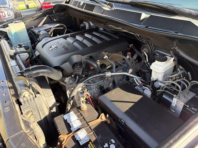 Toyota Tundra 4WD Truck  2013