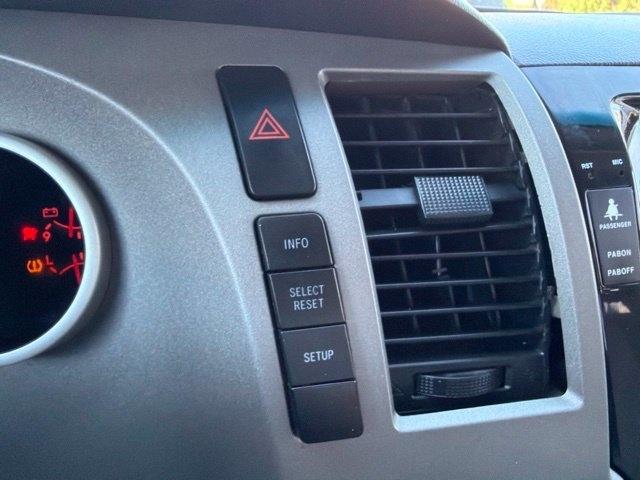 Toyota Tundra 4WD Truck  2013