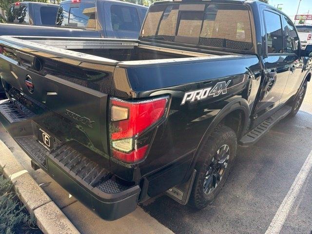 Nissan Titan  2021