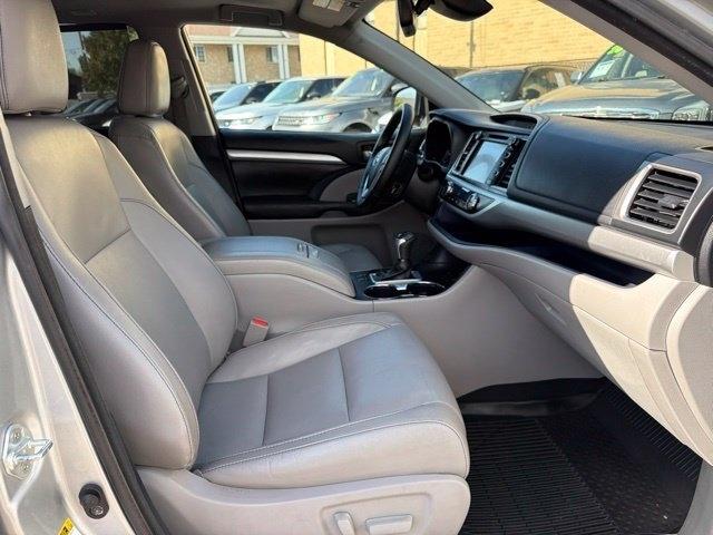 Toyota Highlander  2017