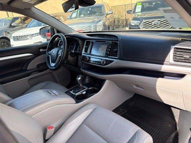 Toyota Highlander  2017