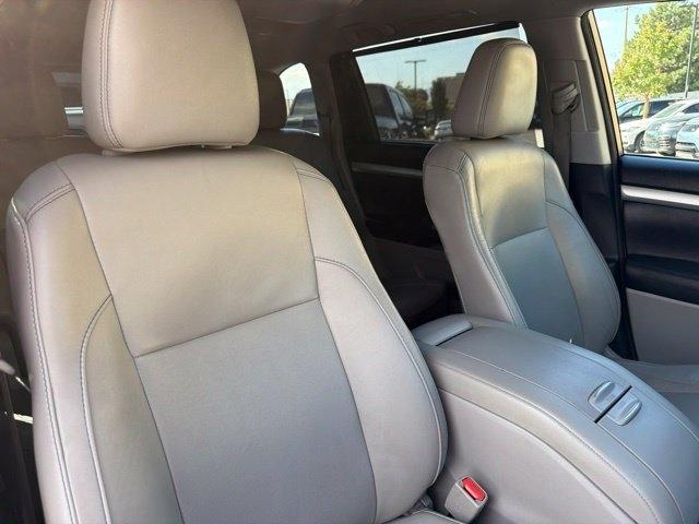 Toyota Highlander  2017