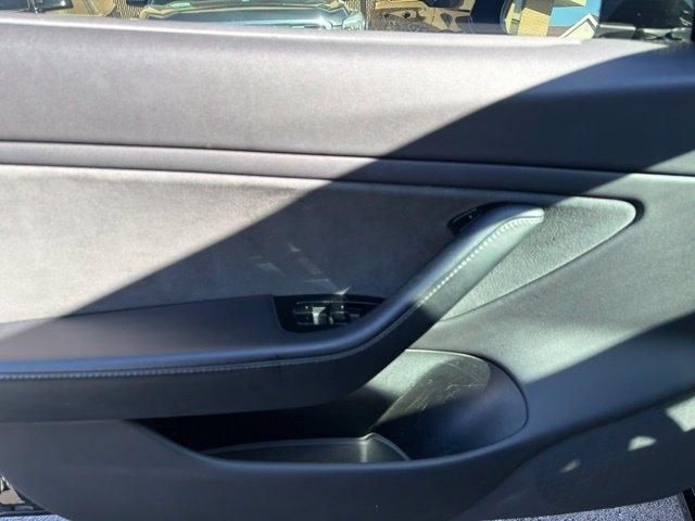 Tesla Model 3  2019