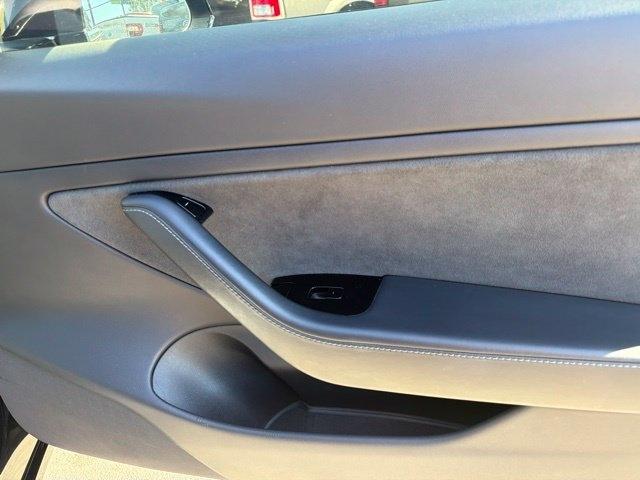 Tesla Model 3  2019