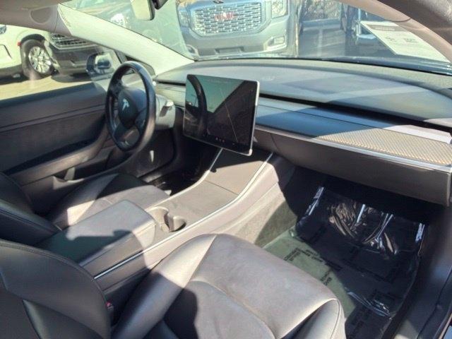 Tesla Model 3  2019
