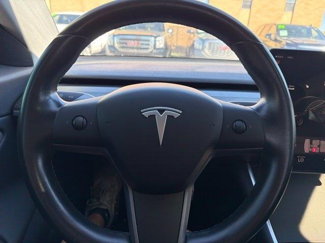 Tesla Model 3  2019