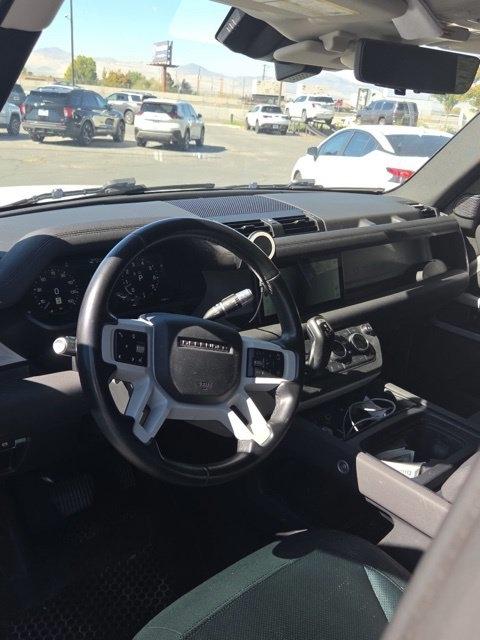 Land Rover Defender  2020