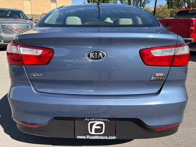 Kia Rio  2016