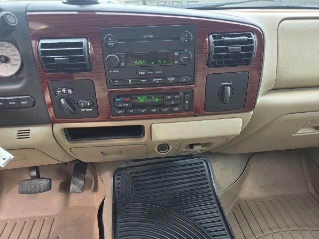 Ford Super Duty F-350 SRW  2005