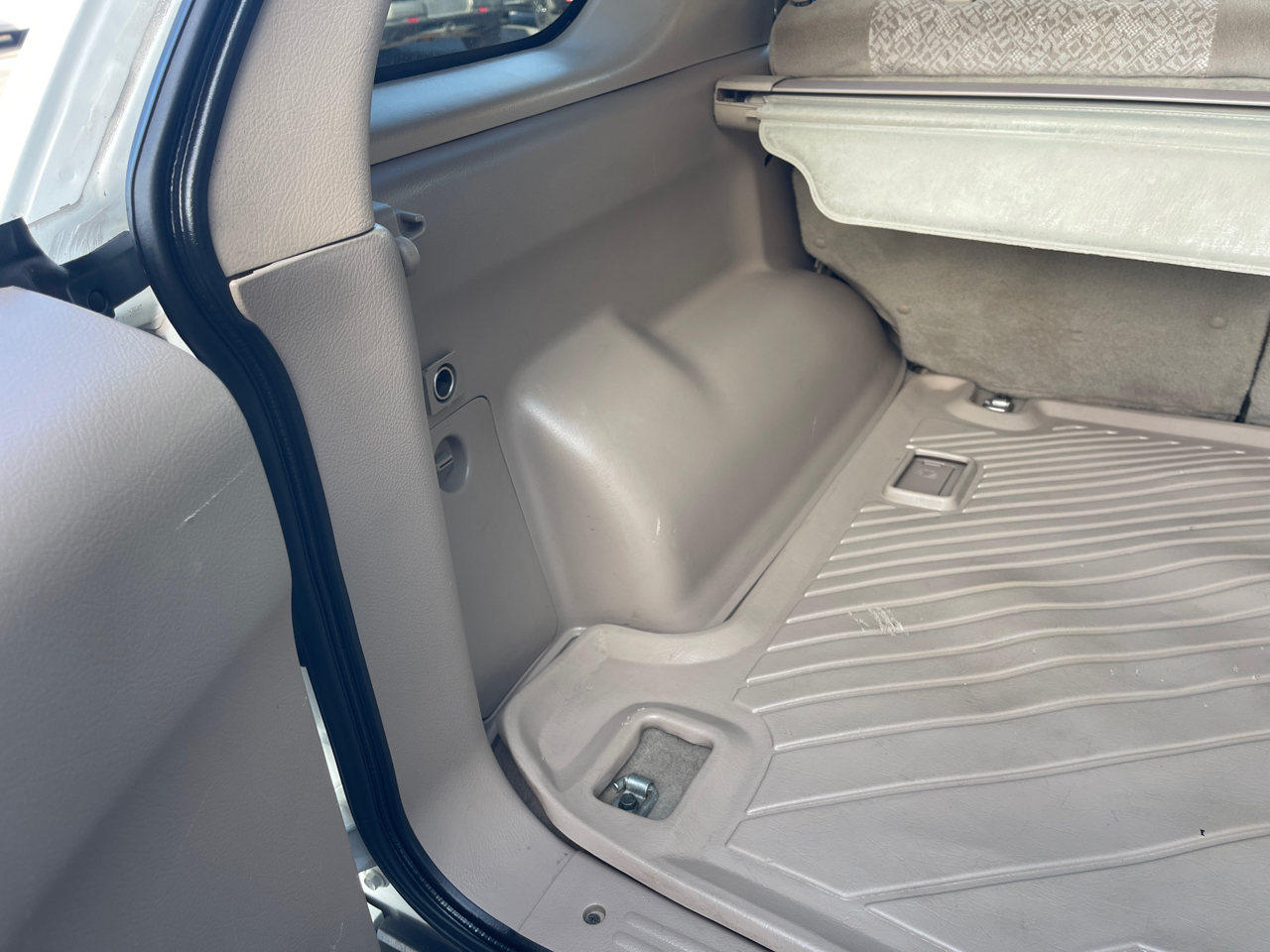 Isuzu Rodeo S V6 2WD 2001