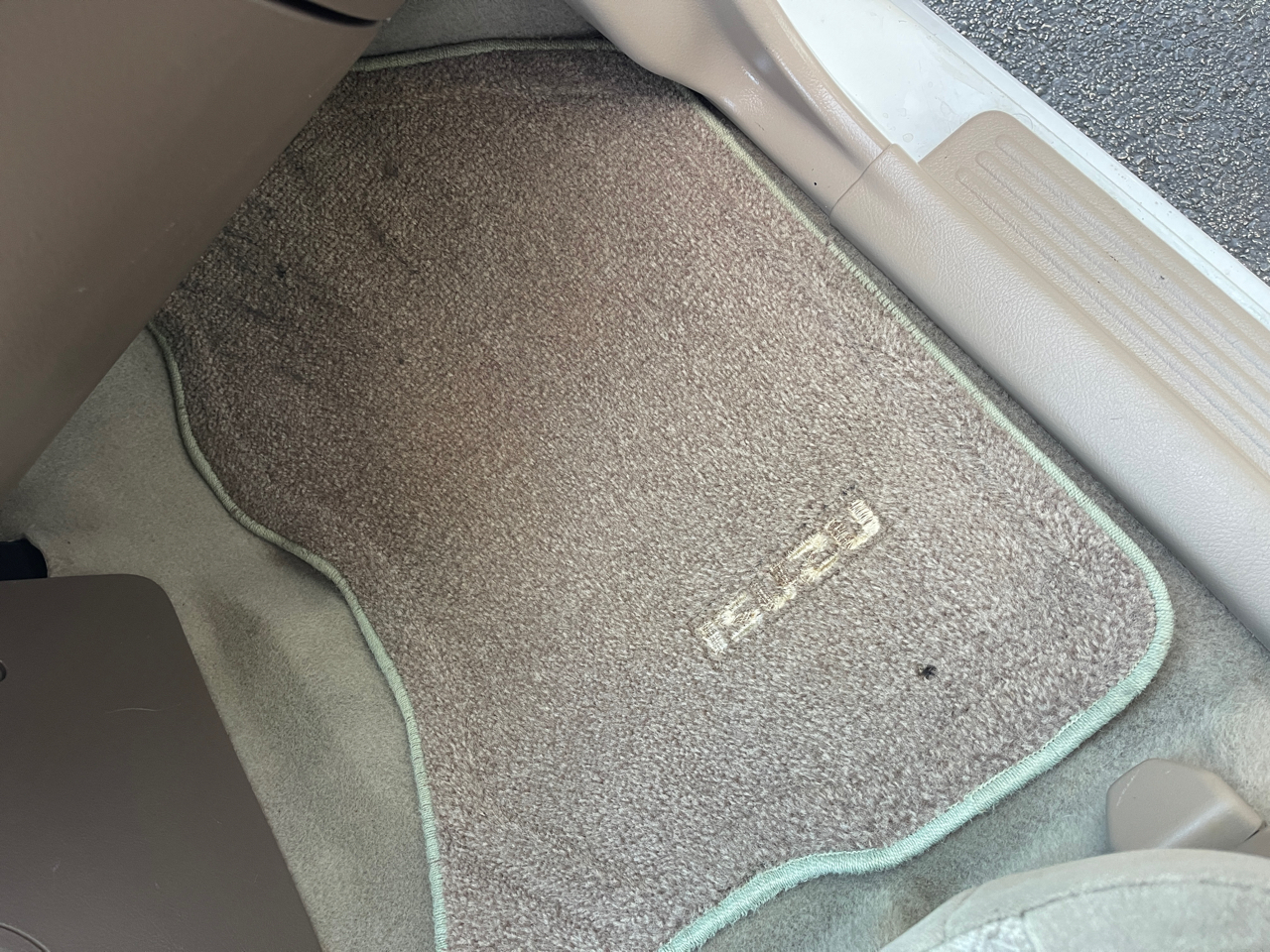 Isuzu Rodeo S V6 2WD 2001