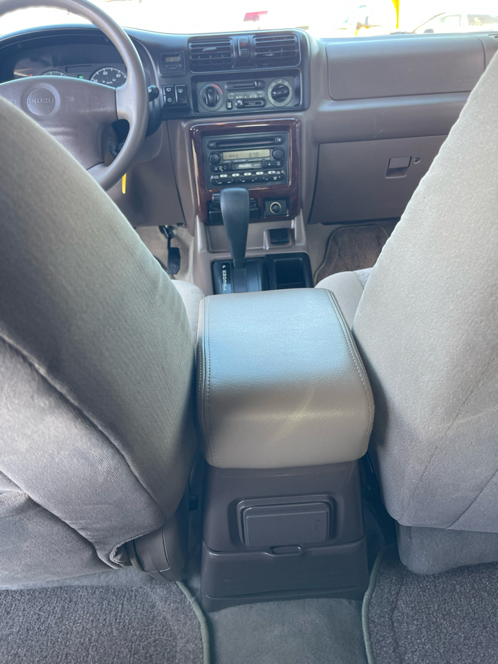 Isuzu Rodeo S V6 2WD 2001