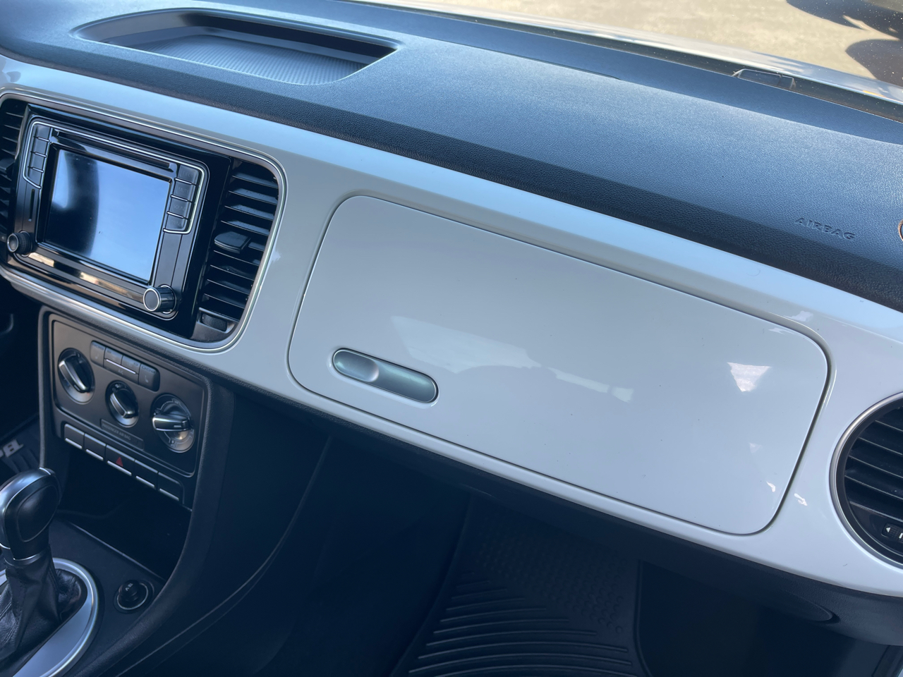 Volkswagen Beetle 1.8T PZEV 6A 2016