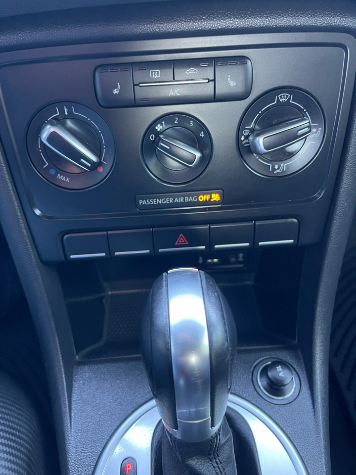 Volkswagen Beetle 1.8T PZEV 6A 2016