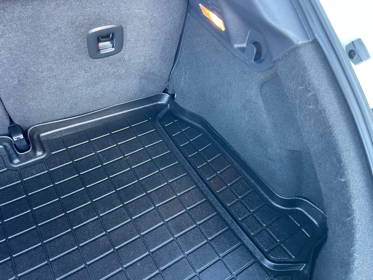 Volkswagen Beetle 1.8T PZEV 6A 2016