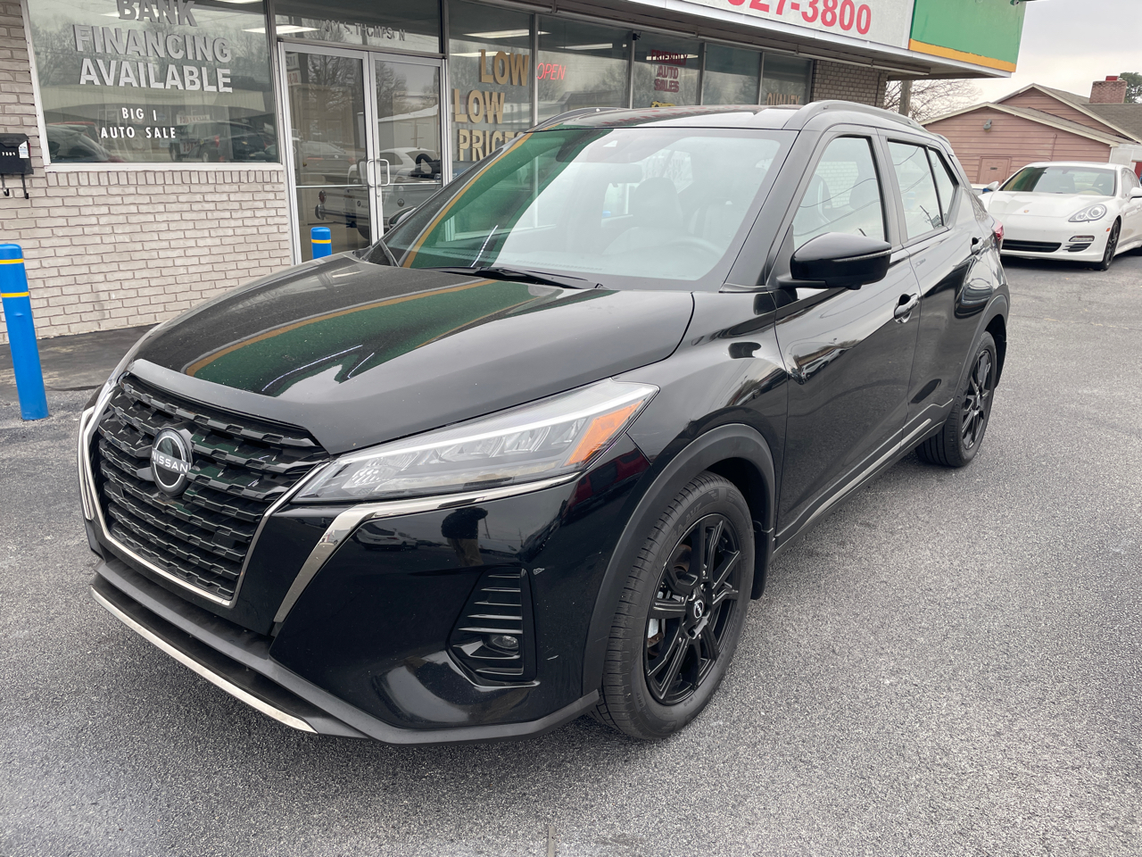 2023 Nissan Kicks SR