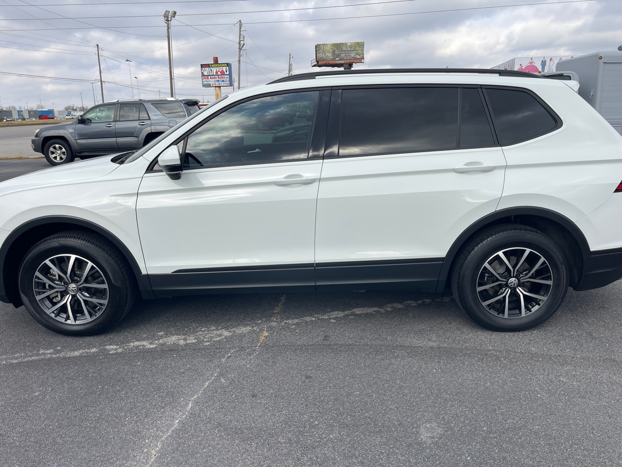 Volkswagen Tiguan S 2021