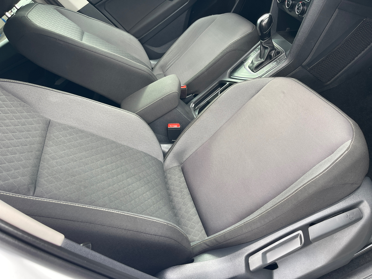 Volkswagen Tiguan S 2021