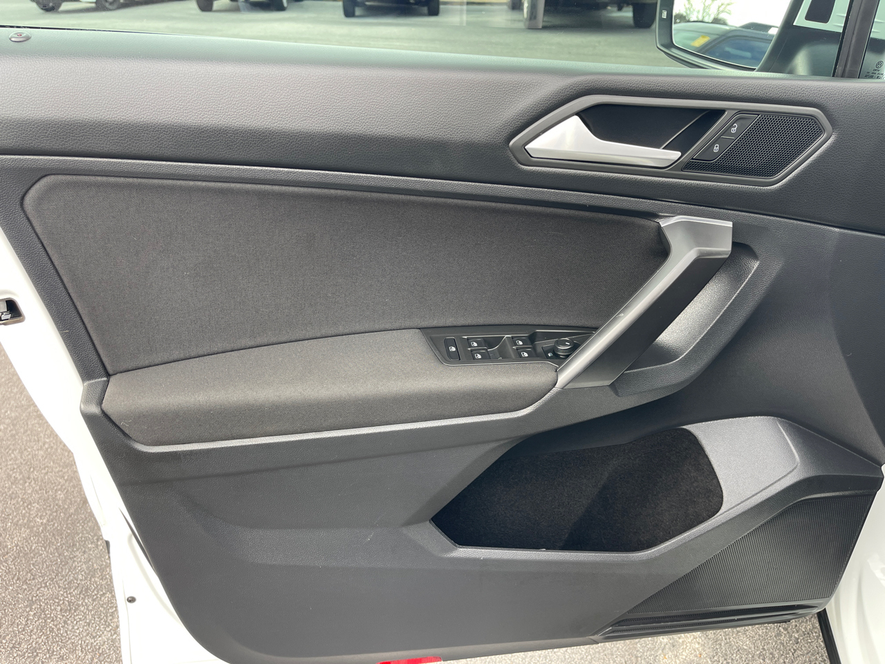 Volkswagen Tiguan S 2021