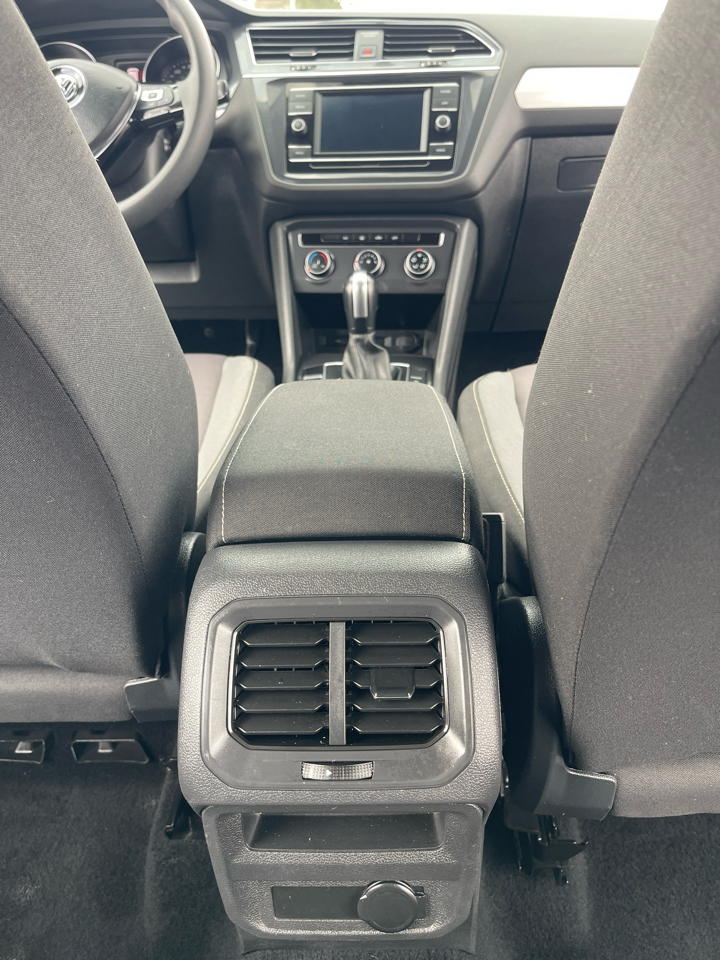 Volkswagen Tiguan S 2021