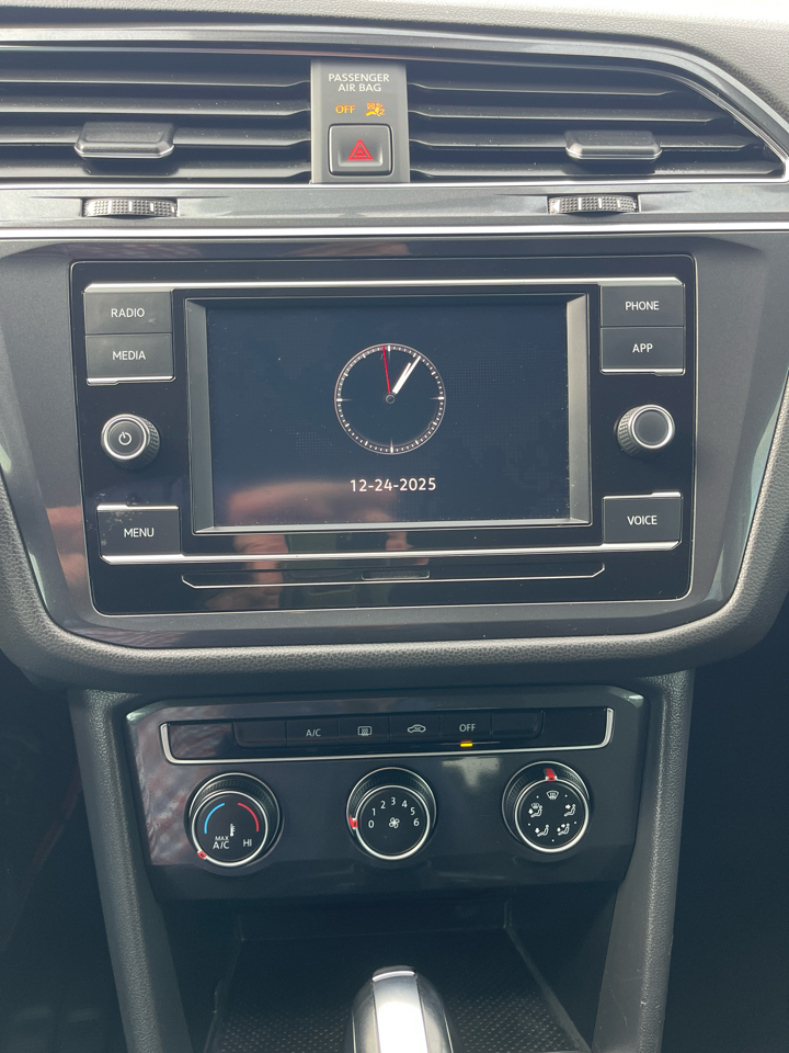 Volkswagen Tiguan S 2021