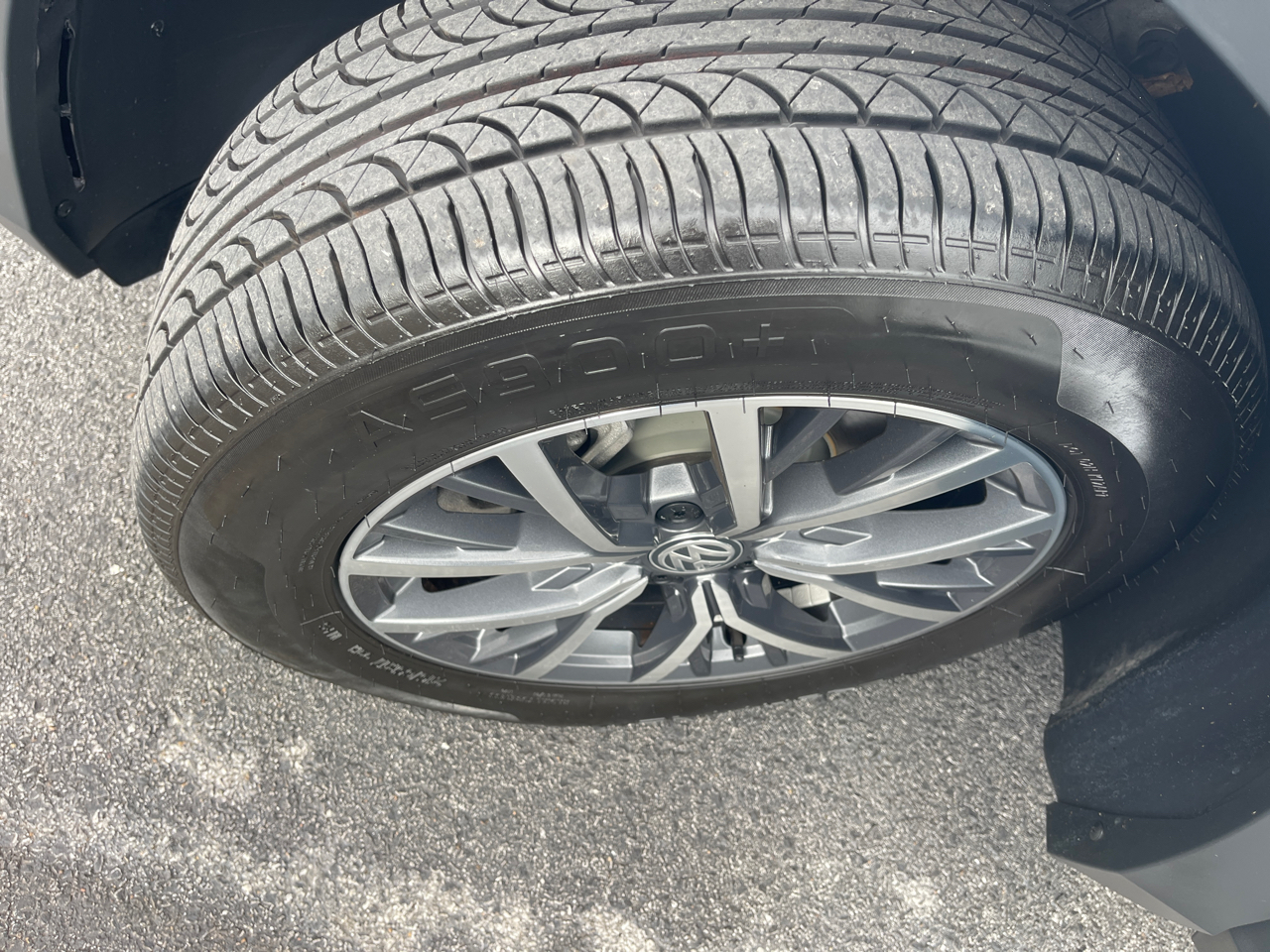 Volkswagen Tiguan S 2021