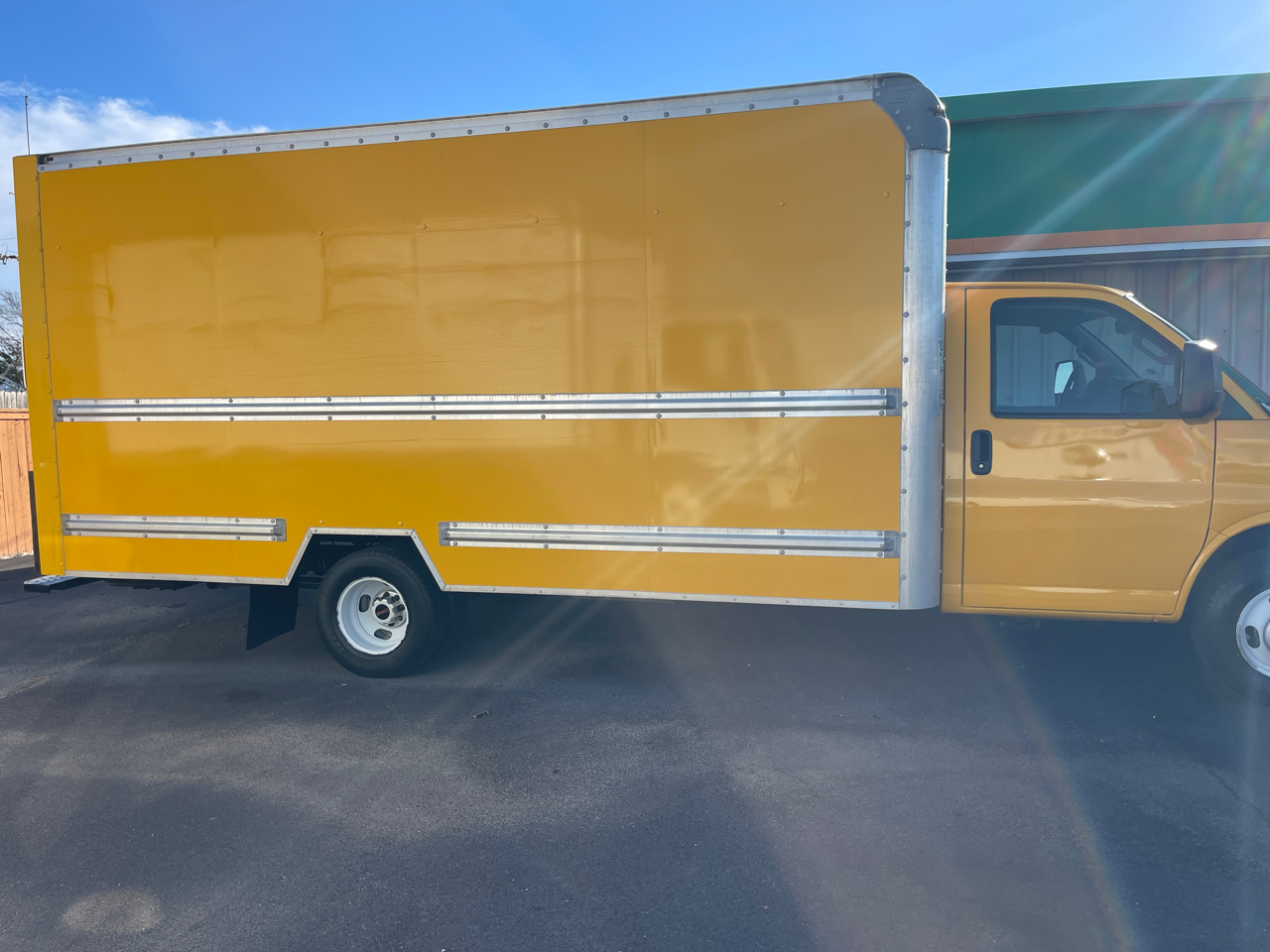GMC Savana G3500 177 in. 2021