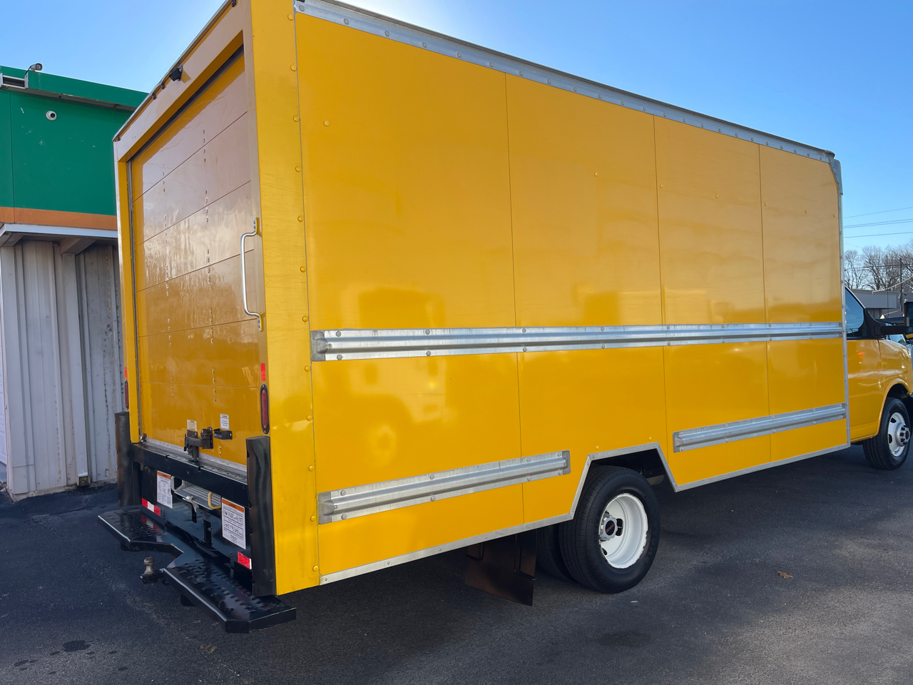 GMC Savana G3500 177 in. 2021