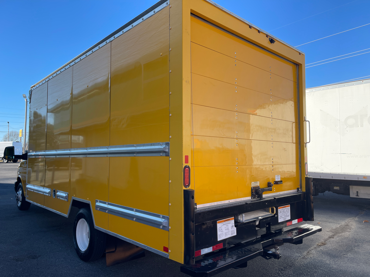 GMC Savana G3500 177 in. 2021