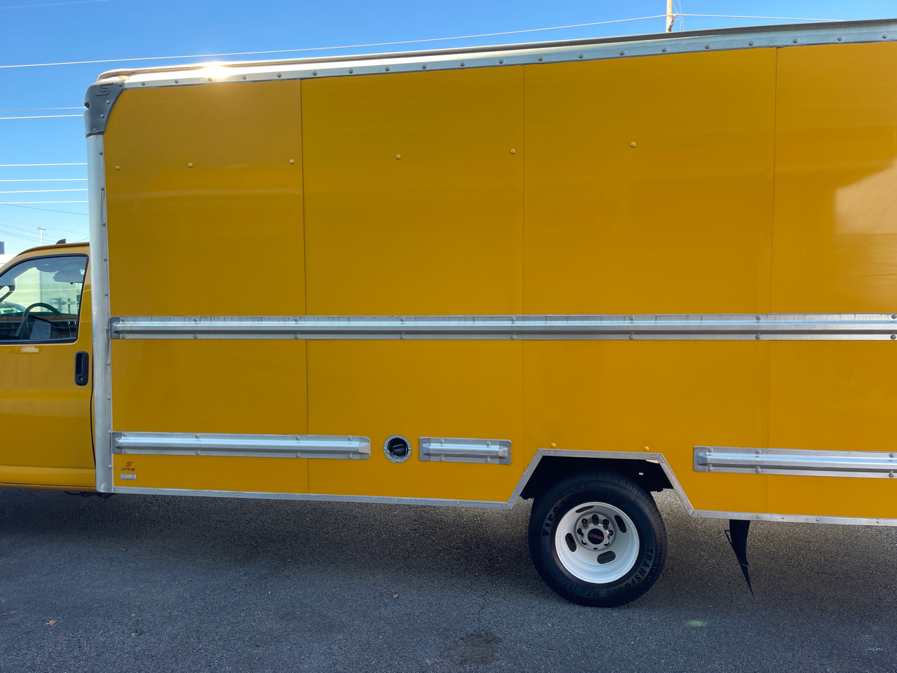 GMC Savana G3500 177 in. 2021