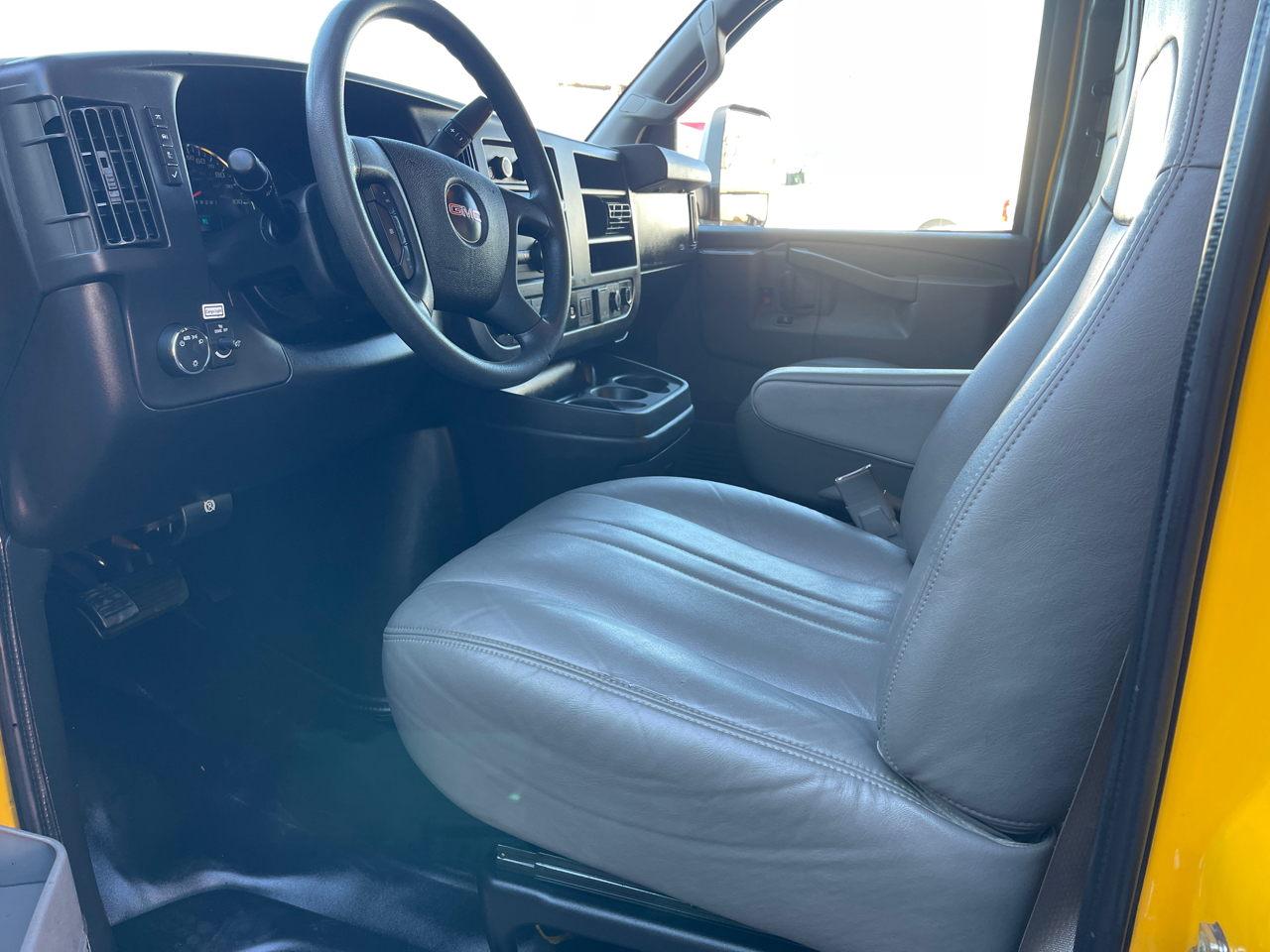 GMC Savana G3500 177 in. 2021