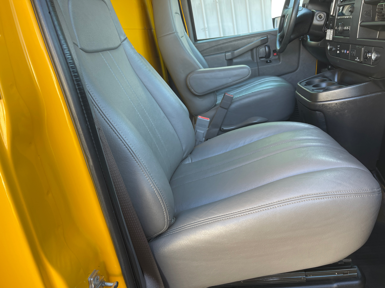 GMC Savana G3500 177 in. 2021