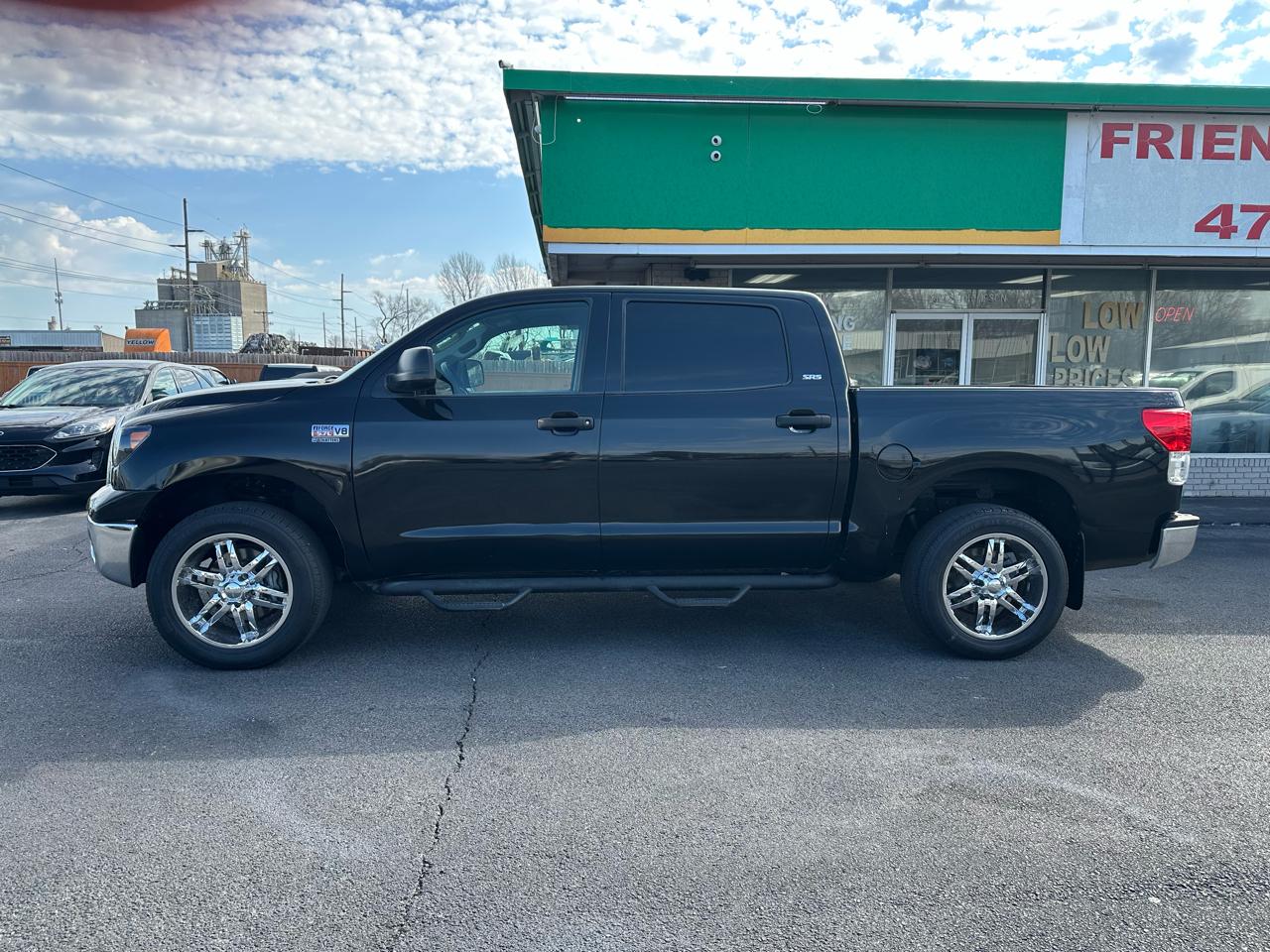 Toyota Tundra Tundra-Grade CrewMax 5.7L 2WD 2010